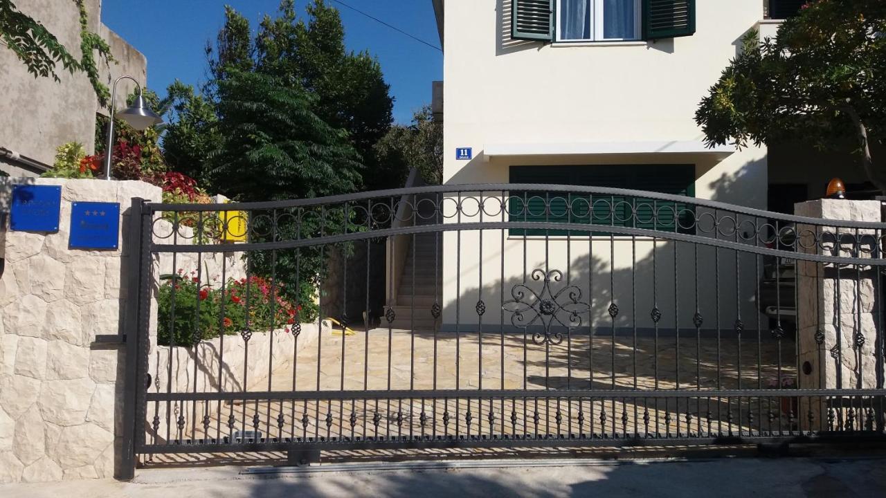 Apartments By The Sea Vinjerac, Zadar - 13811 Posedarje Ngoại thất bức ảnh