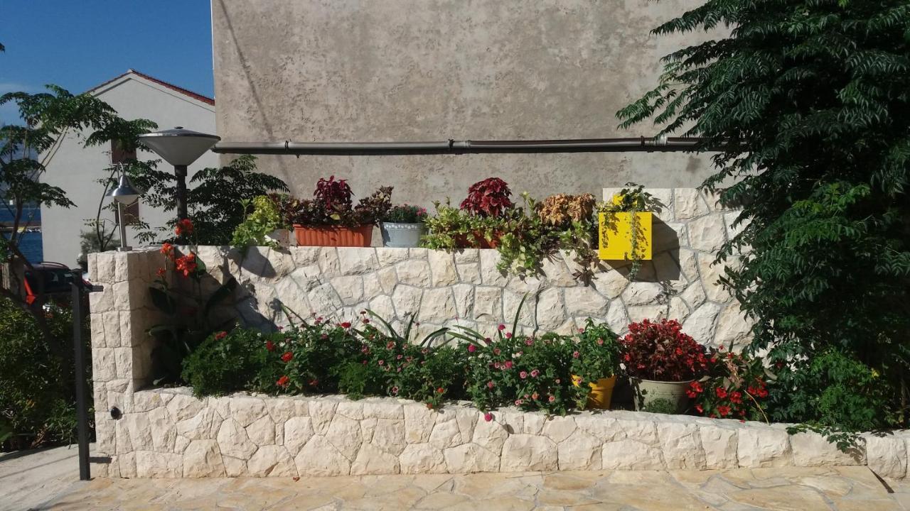 Apartments By The Sea Vinjerac, Zadar - 13811 Posedarje Ngoại thất bức ảnh